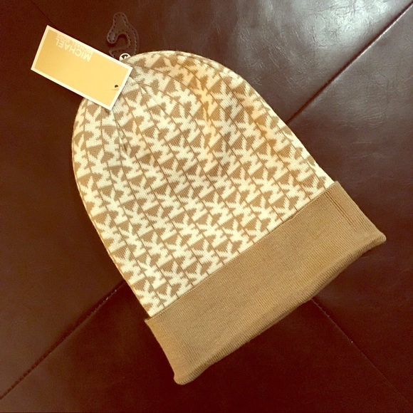 MICHAEL Michael Kors Accessories - ⭐️NEW Michael Kors Tan MK Signature Beanie Hat